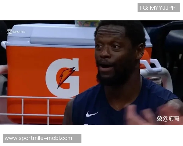 兰德尔表现出色17投10中贡献23分10篮板4助攻带领球队取得胜利