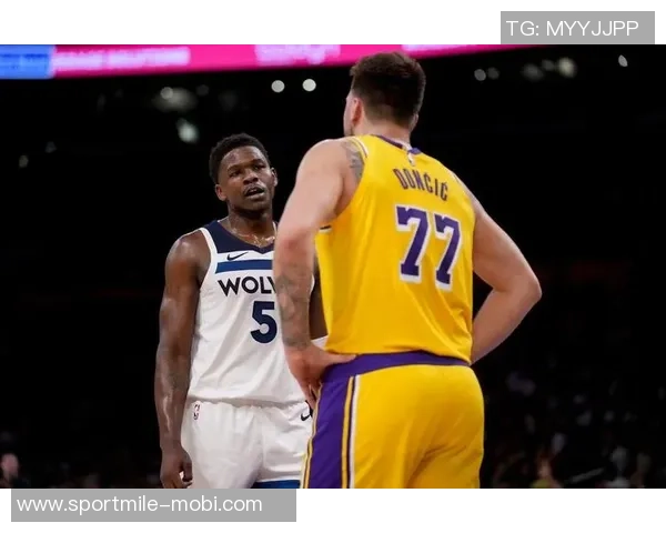 爱德华兹本赛季第14次得分35仅次于东契奇展现超强得分能力 爱德华兹本赛季第14次得分35仅次于东契奇展现超强得分能力