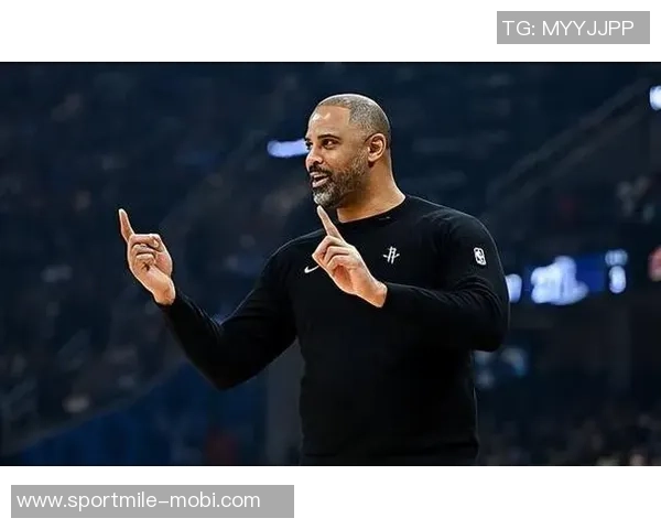 乌度卡强调KD需提升无球战术表现并积极跑动以增强球队进攻效率